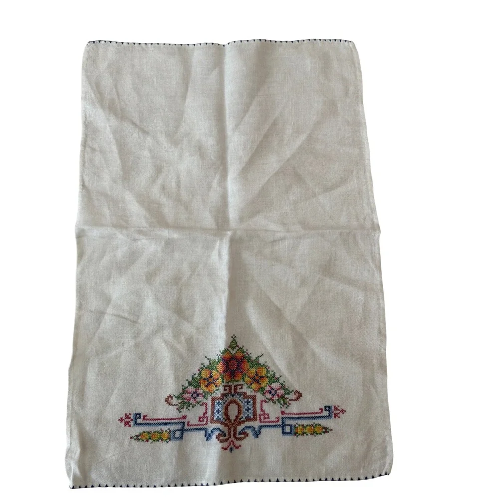 Vintage White Linen Hand Towel Floral Cross Stitch Embroidery Decorative 13x22‎